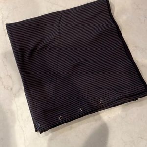 Lululemon vinyasa scarf wrap black grey